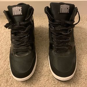 Great condition! Worn only a couple times. Nike.